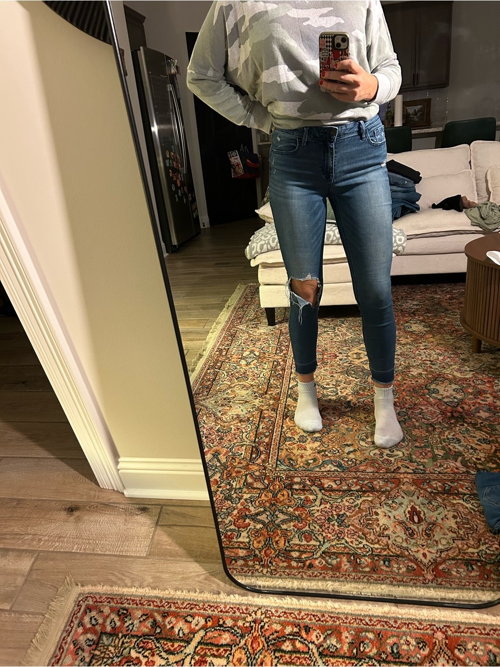Old Navy Skinny Jeans in Blue with Knee Distress